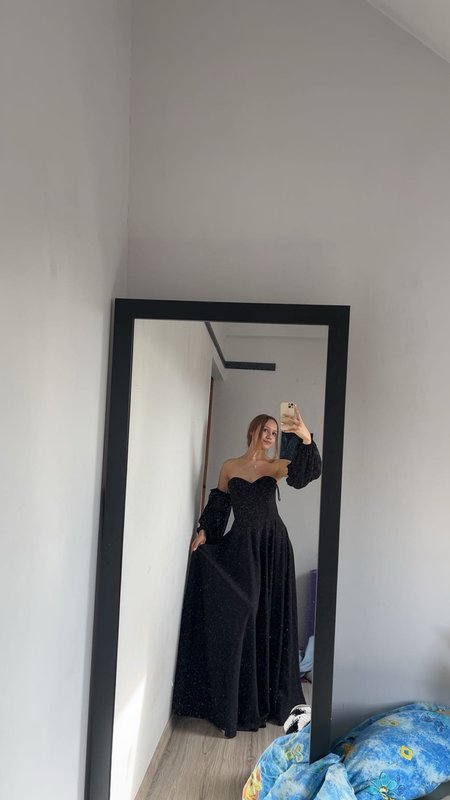 Florencja -  czarna rozkloszowana sukienka gorsetowa maxi z bufiastymi szyfonowymi rękawami