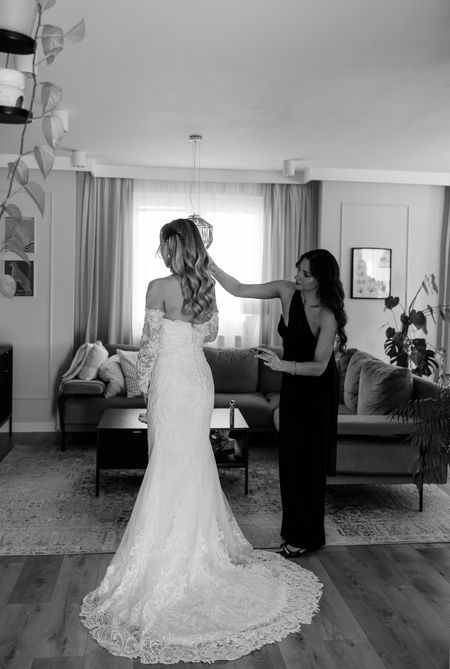 Seraphina premium - suknia ślubna rybka bogato zdobiona koronką oraz koralikami z trenem i dodatkowymi rękawkami 