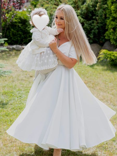 Tina midi - elegancka sukienka ślubna w kolorze ecru z kopertowym dekoltem