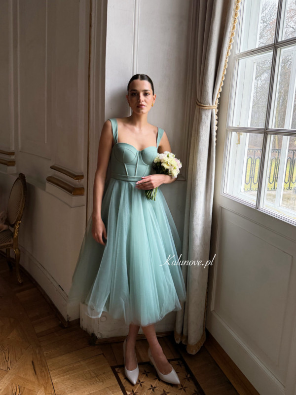Promise midi - miętowa rozkloszowana sukienka midi na ramiączkach z usztywnianą górą