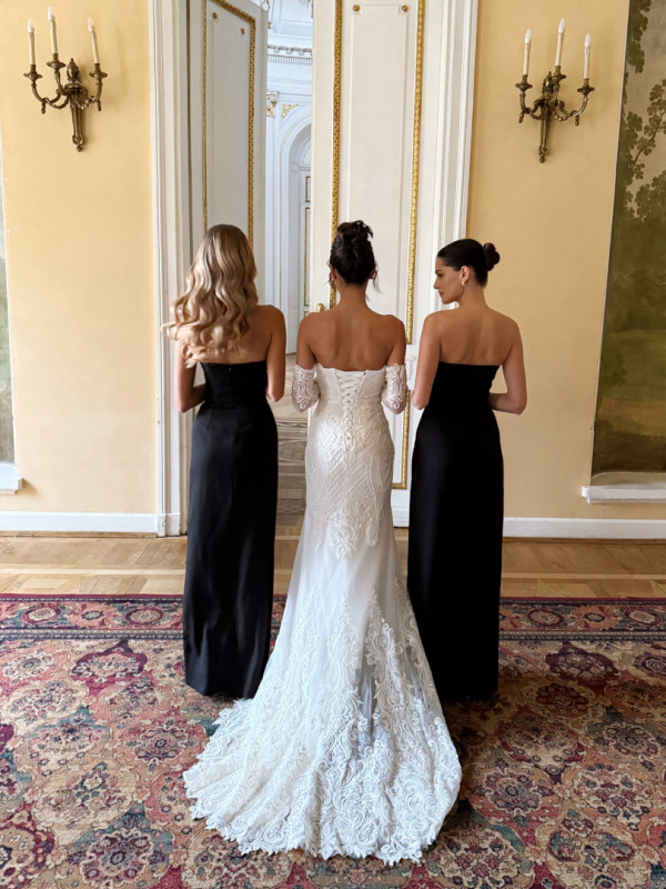 Seraphina premium - suknia ślubna rybka bogato zdobiona koronką oraz koralikami z trenem i dodatkowymi rękawkami