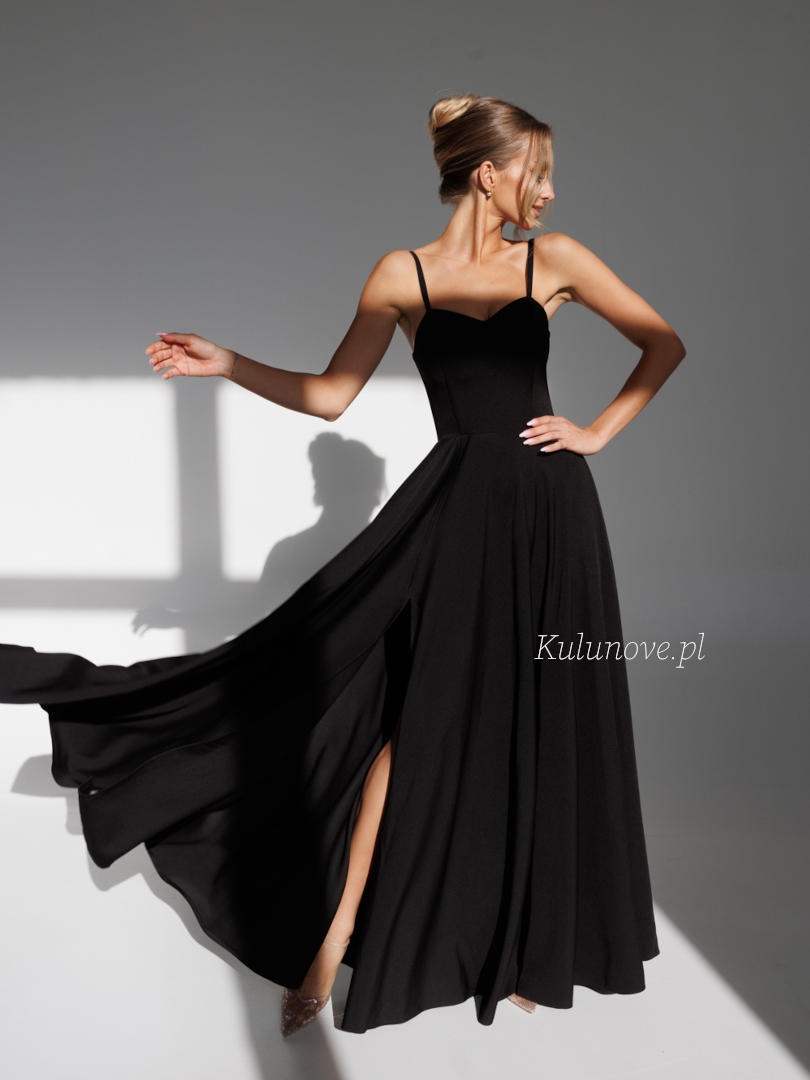 Rose - czarna prosta klasyczna sukienka gorsetowa na cienkich ramiączkach z rozkloszowanym dołem